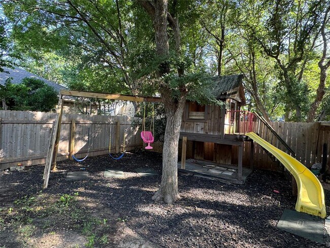Building Photo - 109 Brentwood Dr