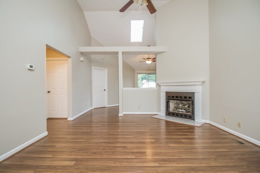 Building Photo - 3512 Calais Cir