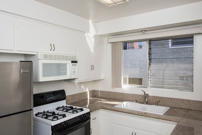 Building Photo - Acama Gardens