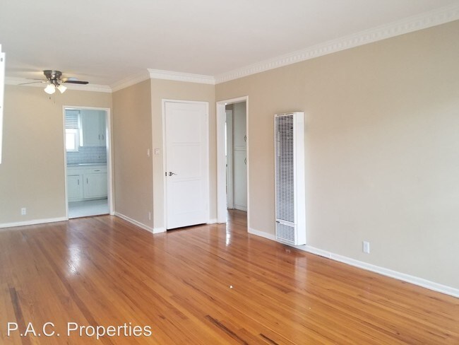 Building Photo - 1213 S Orange Grove Ave