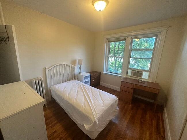 Building Photo - 330 Harvard St