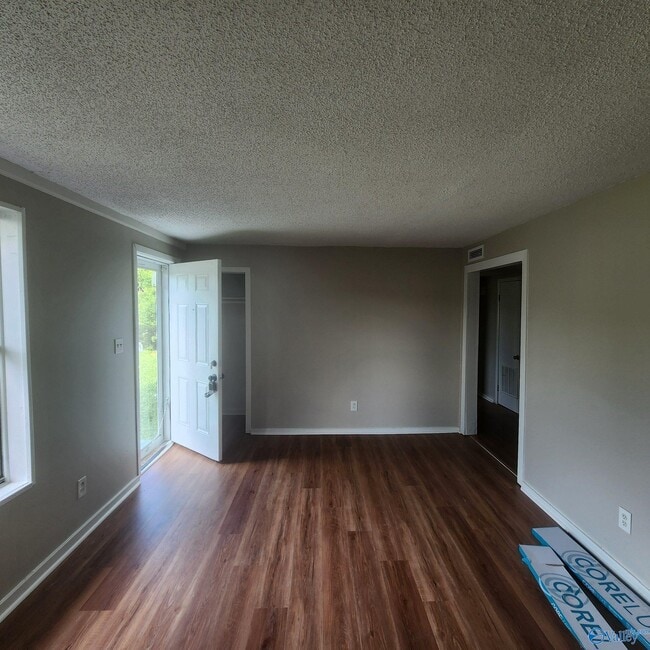 Building Photo - 3706 Wilbanks Dr