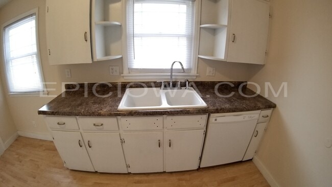 Building Photo - 1904 Williams Blvd SW