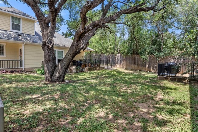 Building Photo - 6704 Menchaca Rd