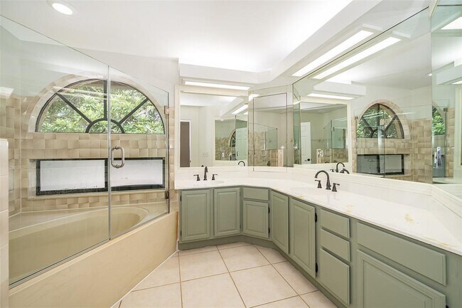 Building Photo - 1232 St Tropez Cir