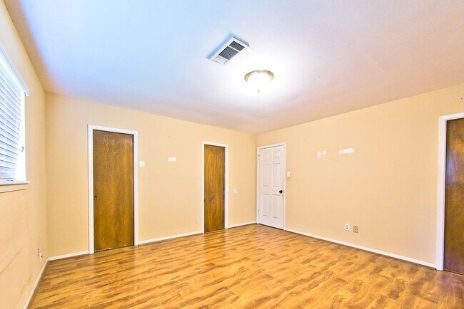 Building Photo - 8234 Misty Vale Ln