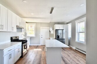 Building Photo - 105 Homestead St