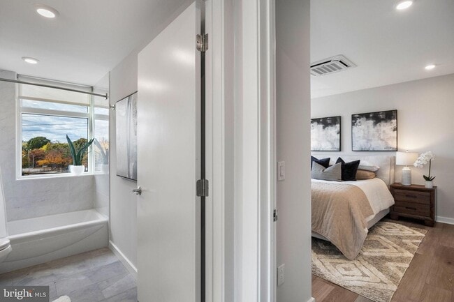 Building Photo - 3449 Scotts Ln