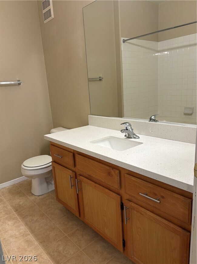 Building Photo - 1050 E Cactus Ave