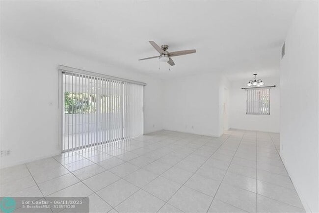 Building Photo - 9089 Thunderbird Dr