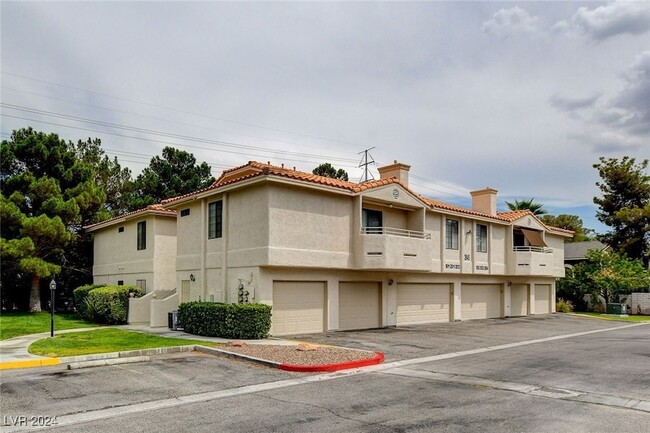 Building Photo - 2645 S Durango Dr