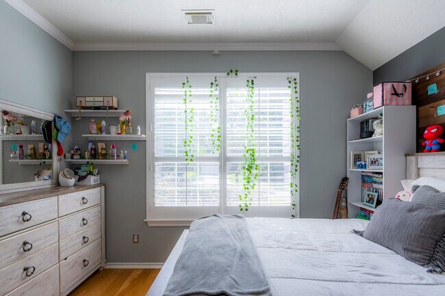 Building Photo - 10 Delphinium Pl