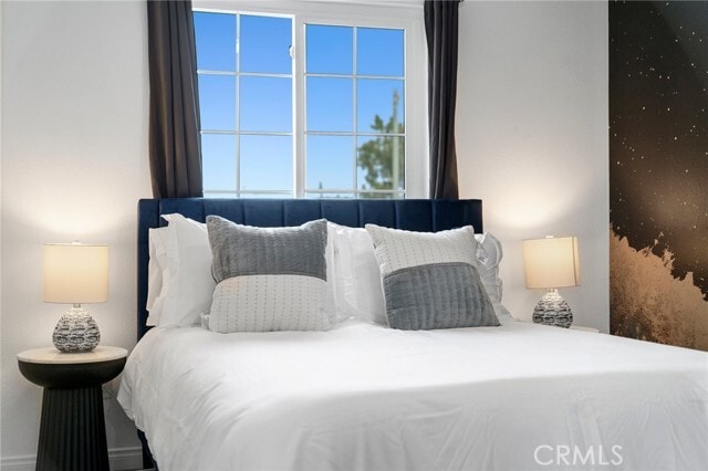 Building Photo - 329 E Lanzit Ave