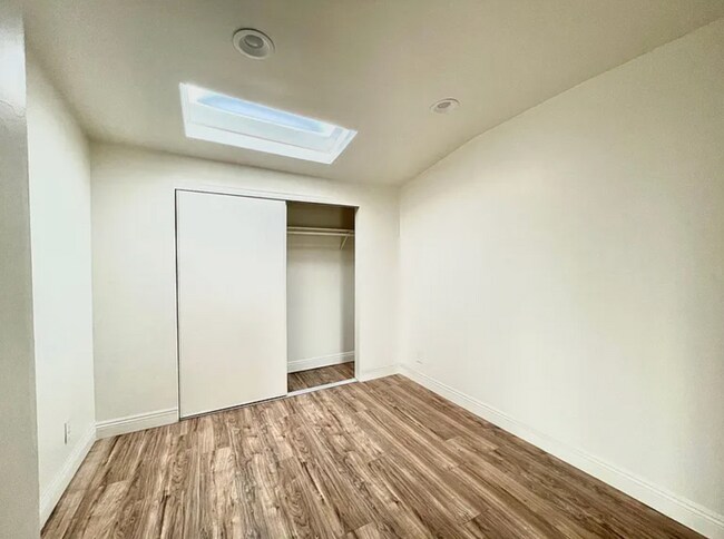 Building Photo - 3 Bed 1 & 1/2 Bath Home in a great Highland Park Location is Now Available!