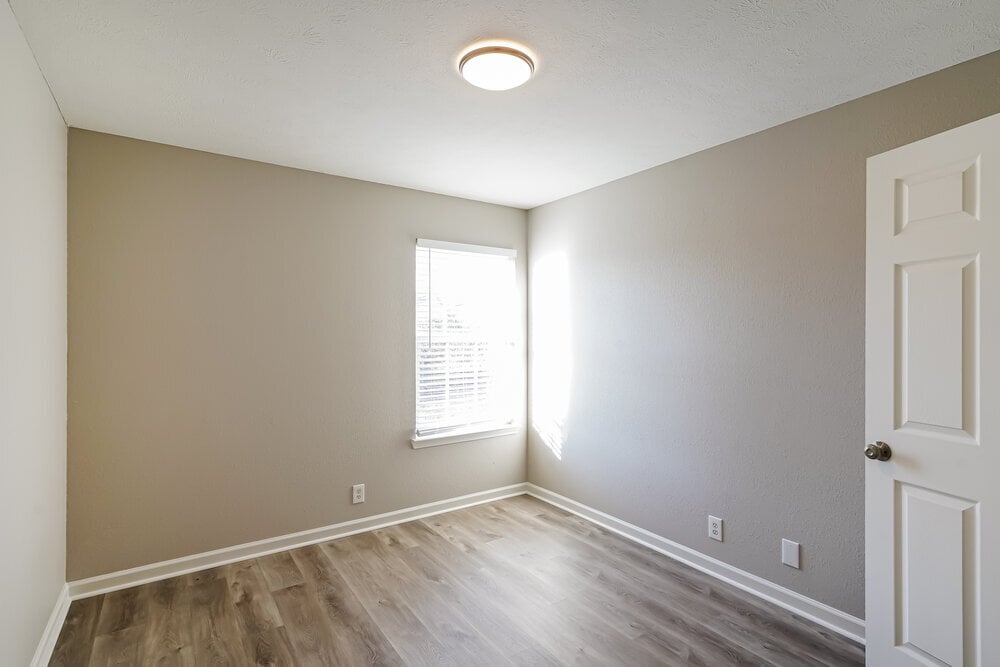 Building Photo - 7016 S Hampton Blvd