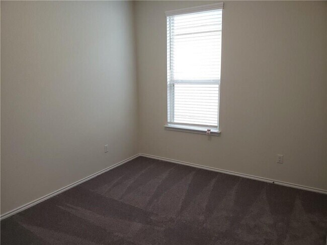 Building Photo - 1105 Cliffbrake Wy