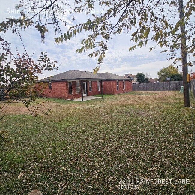 Building Photo - 2201 Rainforest Ln