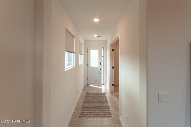 Building Photo - 6129 Lonesome Dr