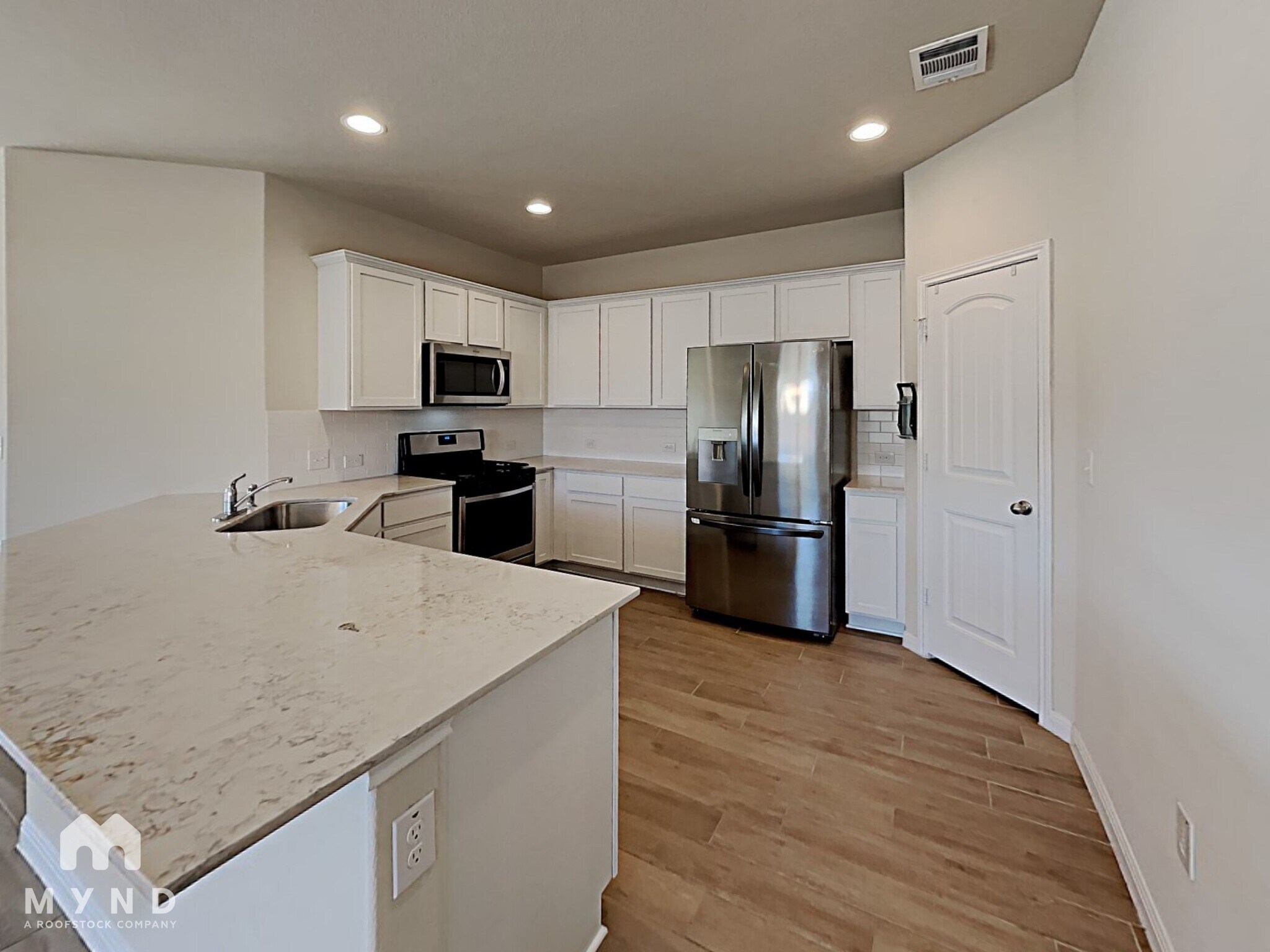 Building Photo - 2444 Lobo Landing Cove