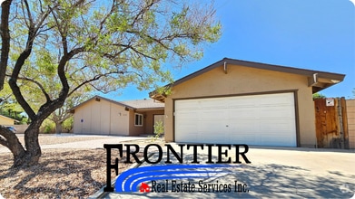 Building Photo - Beautiful interior and Convenient feature!...