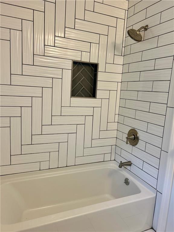 Building Photo - 667 Tara Cir SE