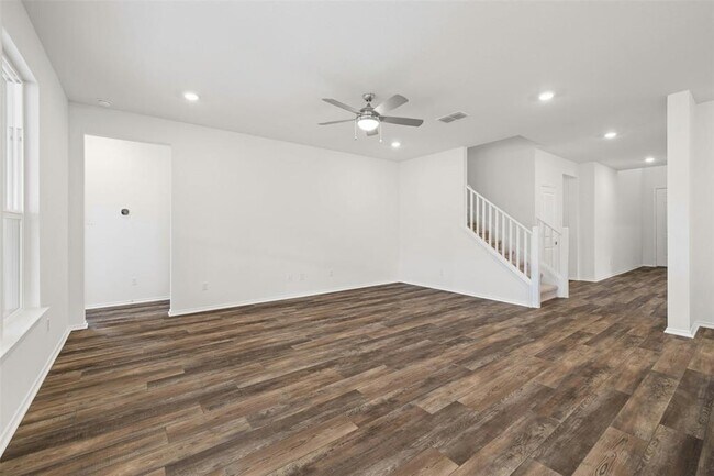 Building Photo - 3643 Sorriso Ln