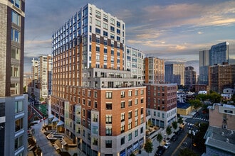 Building Photo - Quinn