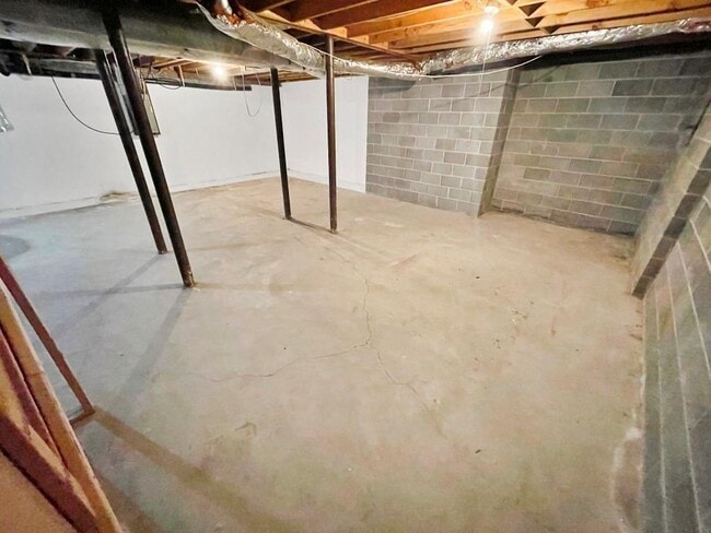 Building Photo - 4561 Lost Mountain Dr