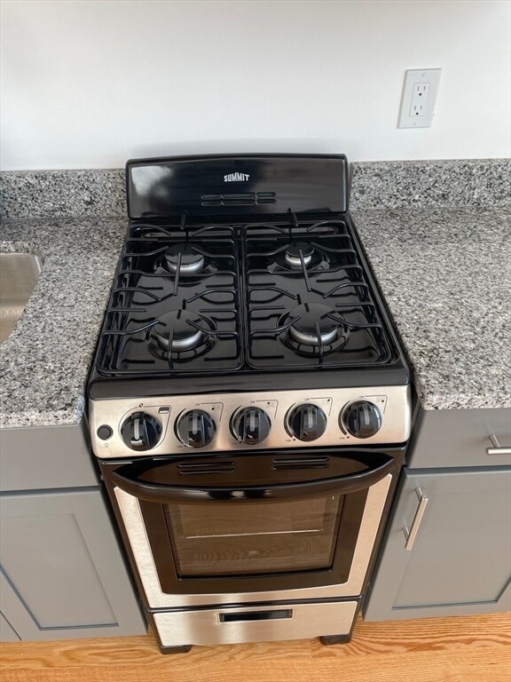 Building Photo - 64 Market St