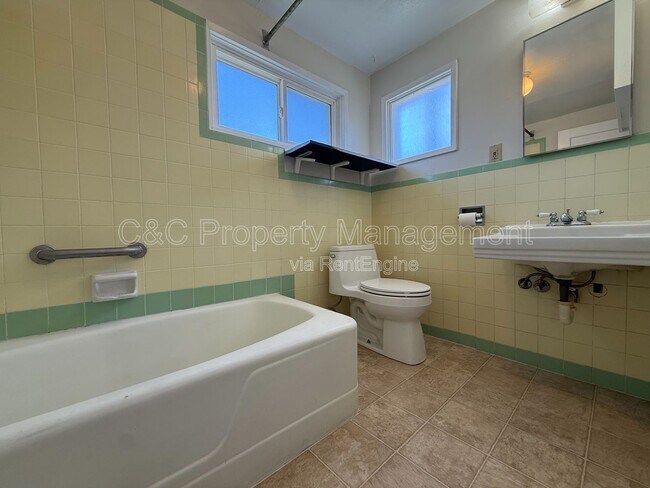 Building Photo - 500 Hamilton Ave