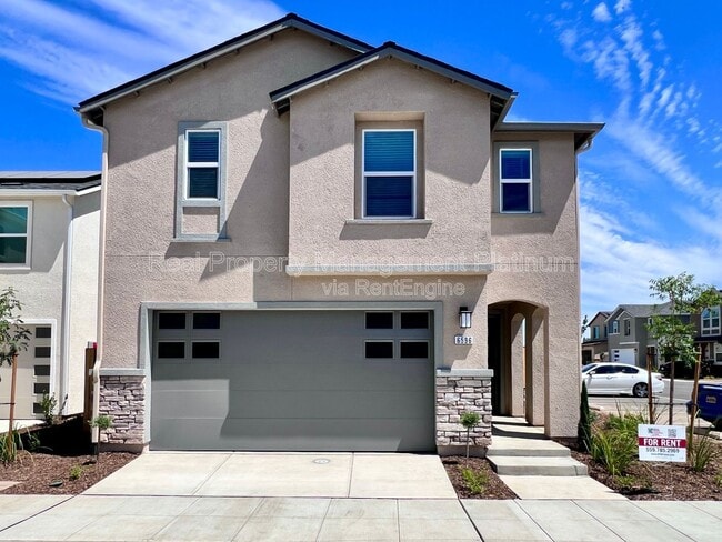 Building Photo - 6596 E Cresthaven Dr