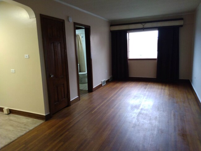 Building Photo - 1205 Cloquet Ave