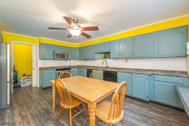 Building Photo - 382 Howard Blvd