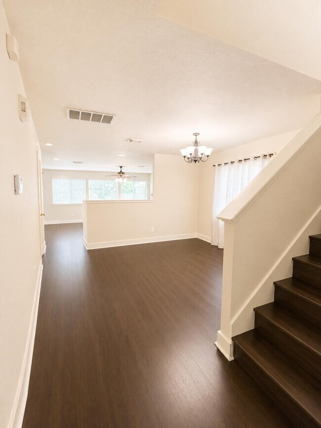 Building Photo - 6146 Settlers Lake Cir W