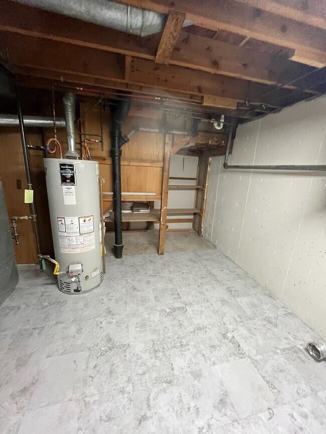 Building Photo - Charming duplex - 2bedroom, 1 bath