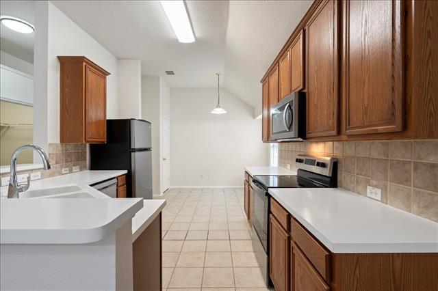 Building Photo - 7225 Chinquapin Dr