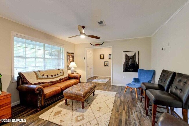 Building Photo - 108 Frances Ave