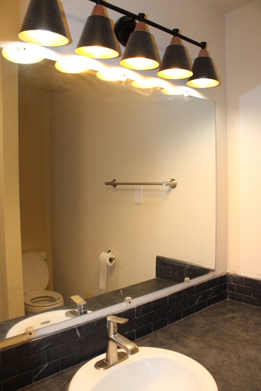 Building Photo - 10915 SW Hall Blvd