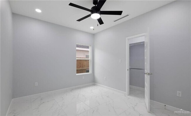 Building Photo - 18 South Dr