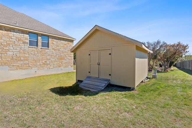 Building Photo - 197 Fort Sumner St