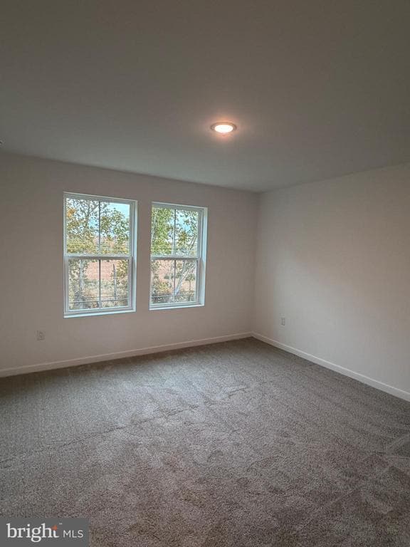 Building Photo - 67 Basswood St