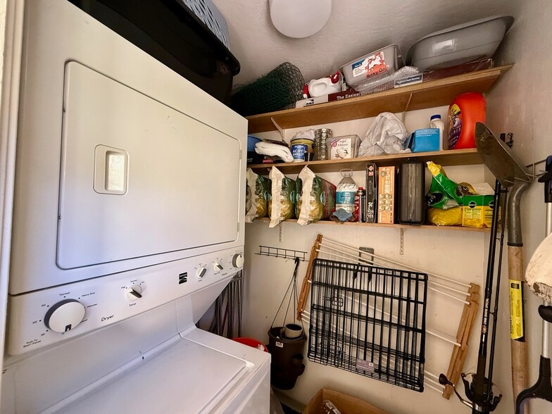 Back patio storage + washer/dryer - 3150 Landess Ave
