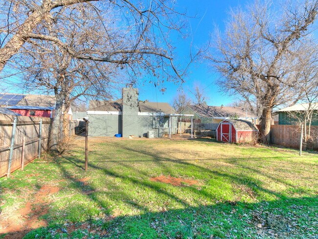 Building Photo - 3108 NW 43rd St