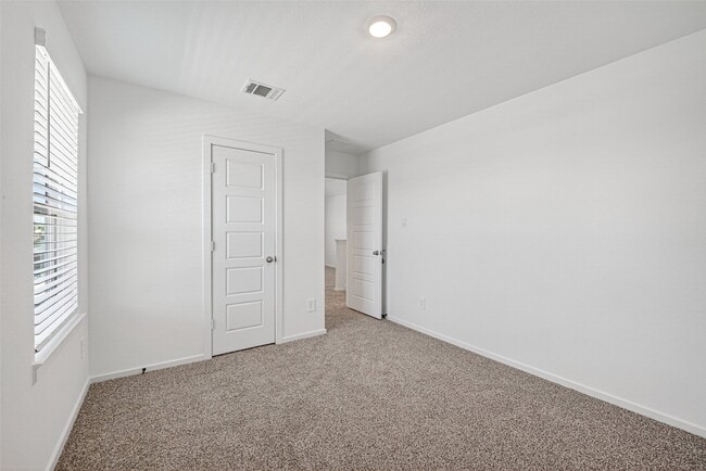 Building Photo - 407 Robin Ct