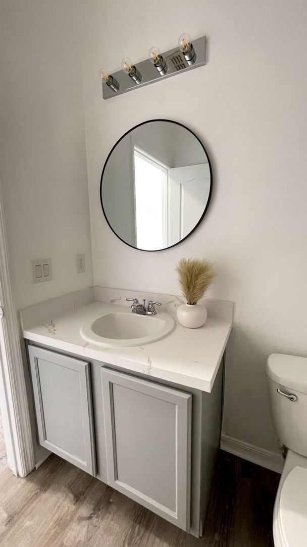 Building Photo - Beautifully Updated 3-Bedroom Townhouse in...
