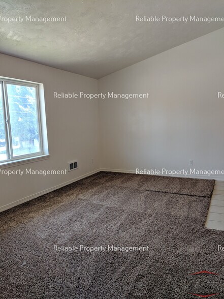 Building Photo - 685 John Adams Pky