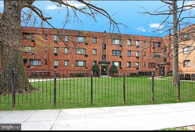 Building Photo - 4731 1st St SW