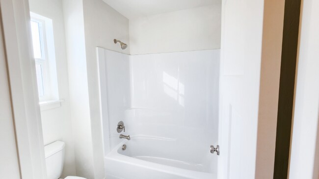 Building Photo - 302 Cottage Dr