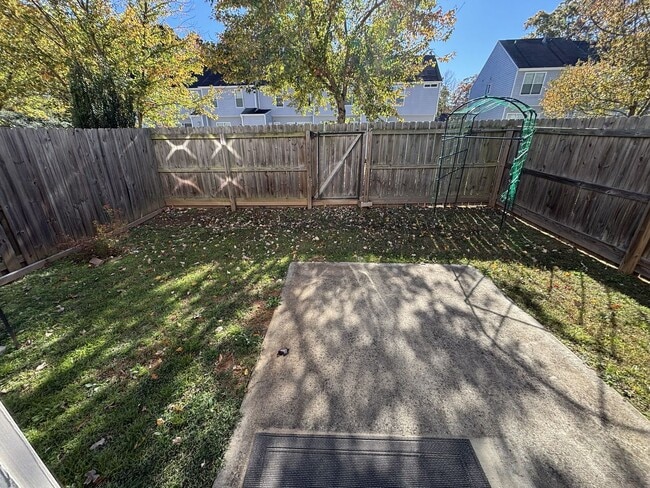 Building Photo - Gated Private Community! Spacious 3 Bedroo...