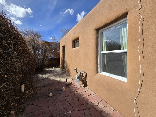 Building Photo - 739 Montez Pl